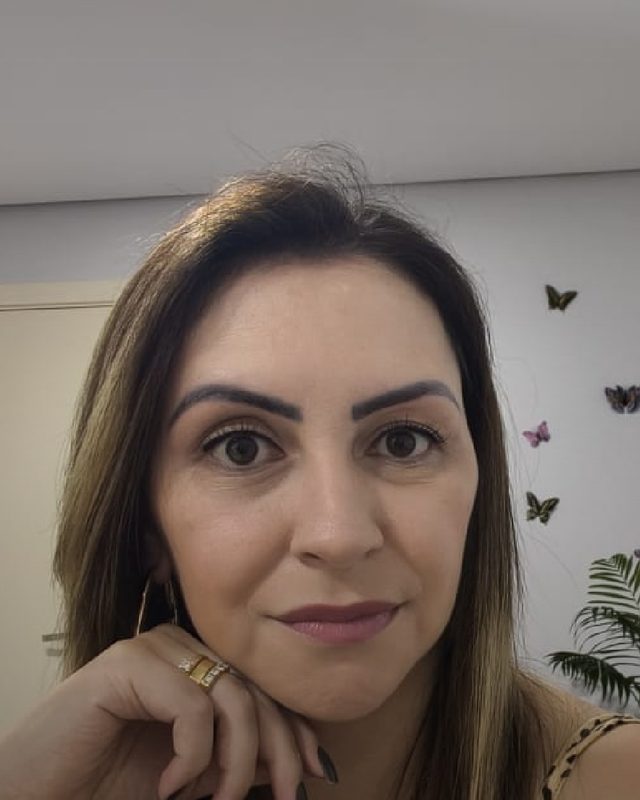 Pâmela B. Pfeffer — Psicóloga na Âmago Clínica Integrada